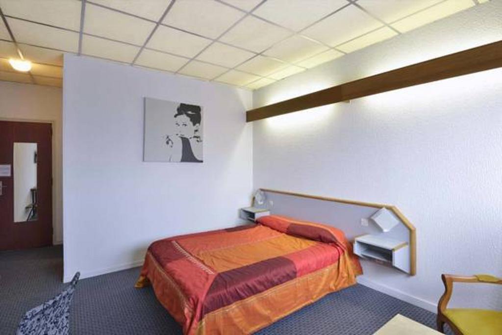 Hotel Chantafred Pessac Quarto foto