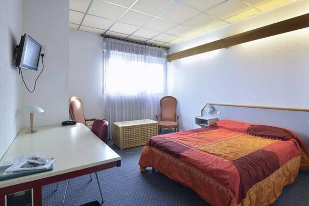 Hotel Chantafred Pessac Quarto foto