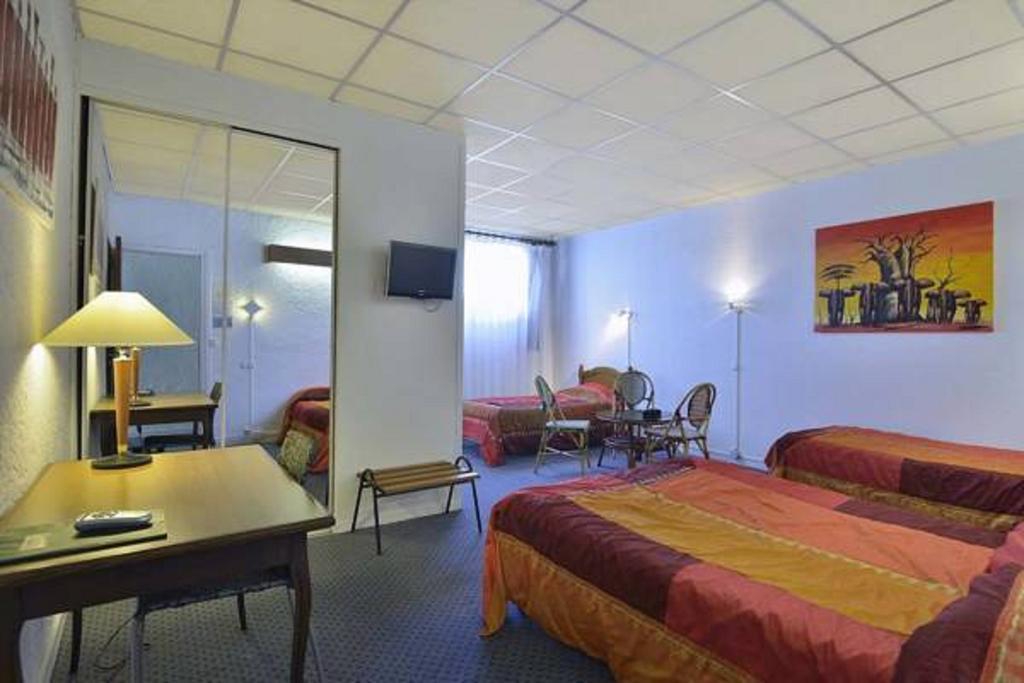 Hotel Chantafred Pessac Quarto foto