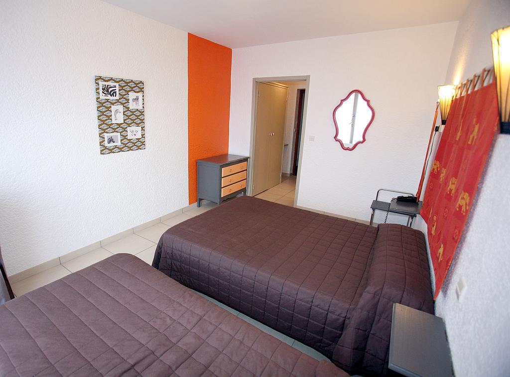 Hotel Chantafred Pessac Quarto foto